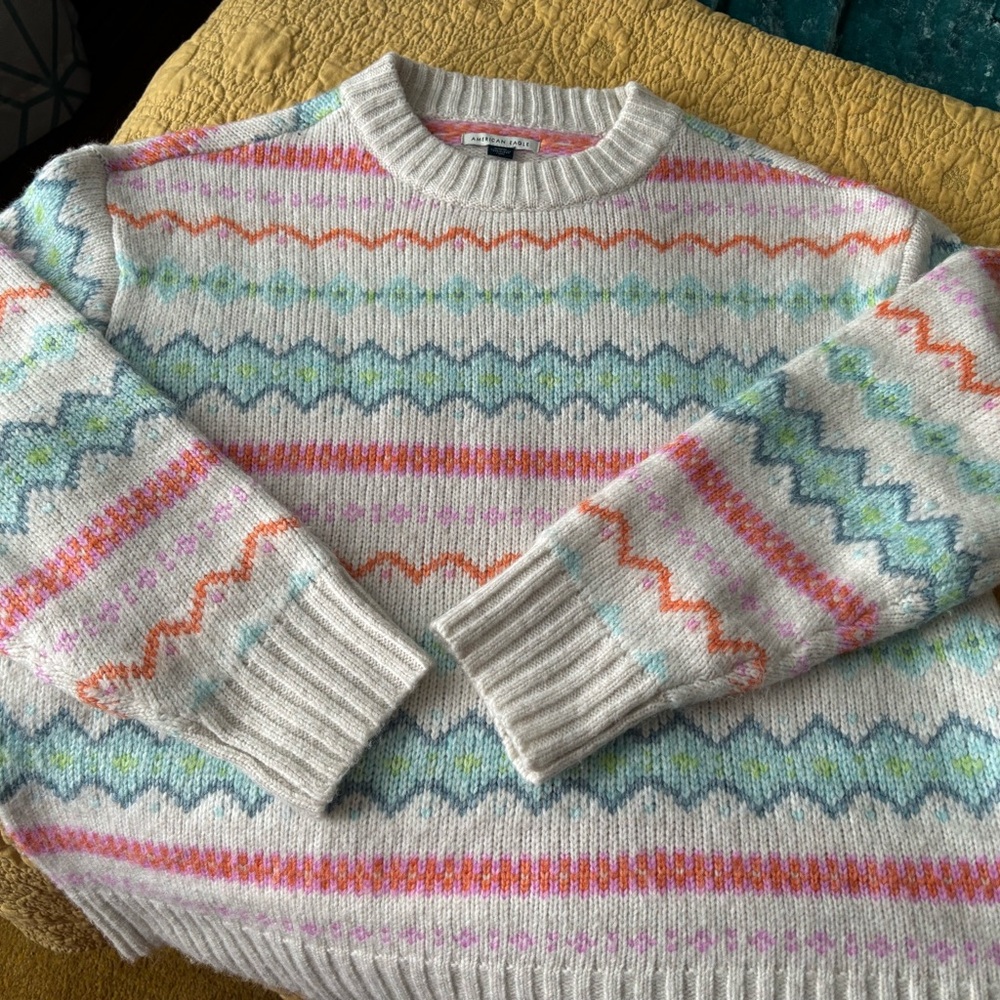 American Eagle Women’s medium sweater - like new!